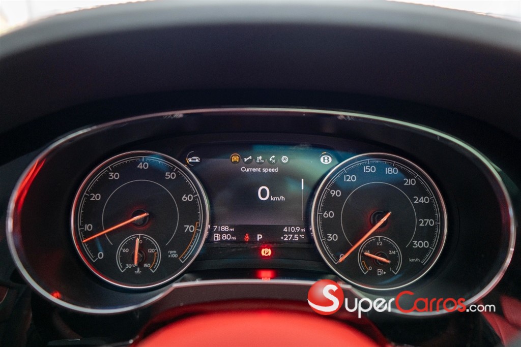 2020 Bentley Bentayga — foto 9 / 11