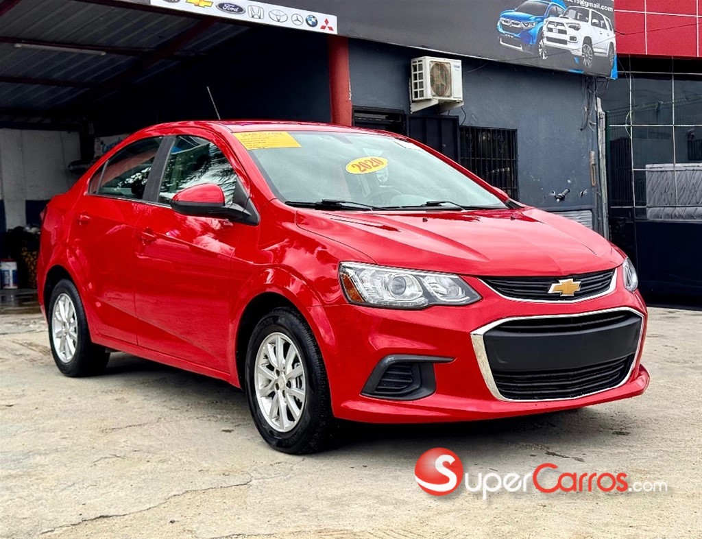 2020 Chevrolet Sonic LT — foto 2 / 10