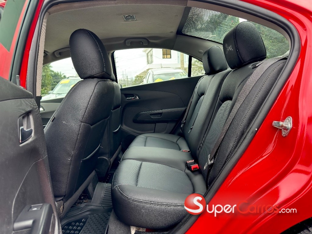 2020 Chevrolet Sonic LT — foto 9 / 10