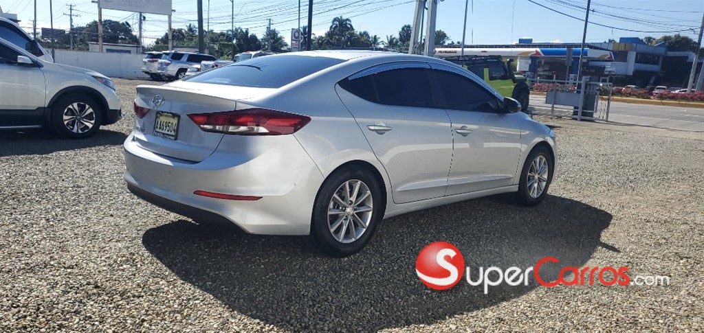 2018 Hyundai Avante — foto 7 / 12