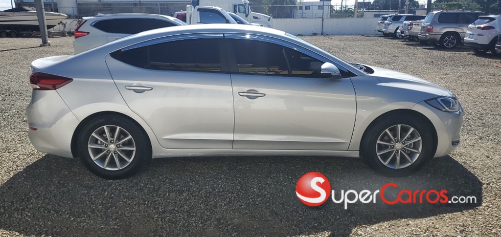 2018 Hyundai Avante — foto 8 / 12
