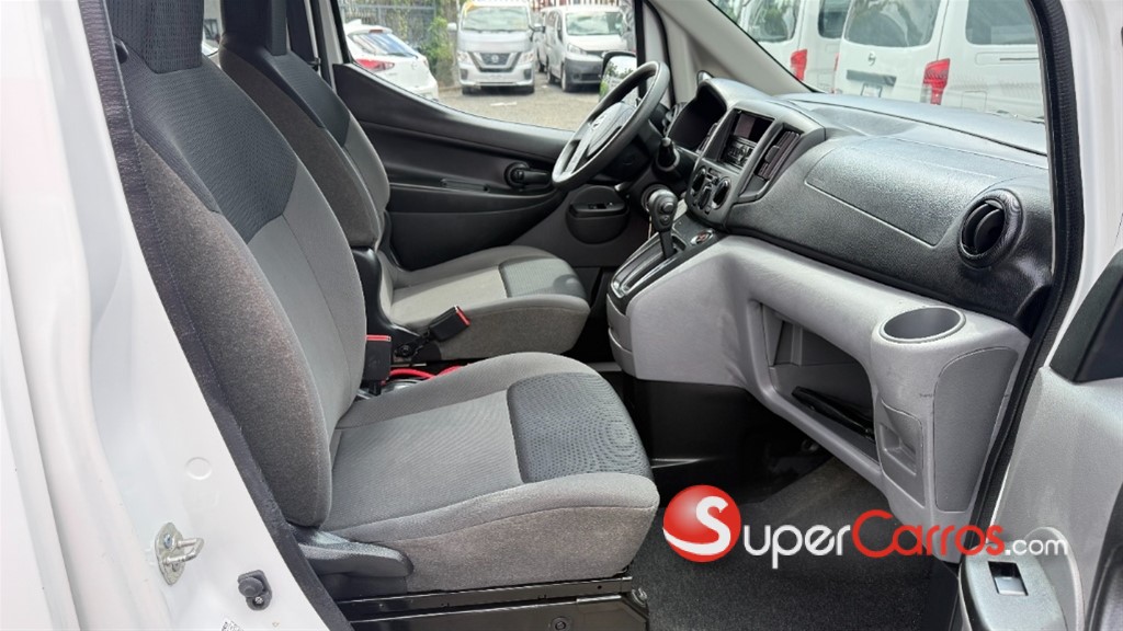 2020 Nissan NV 200 — foto 2 / 12