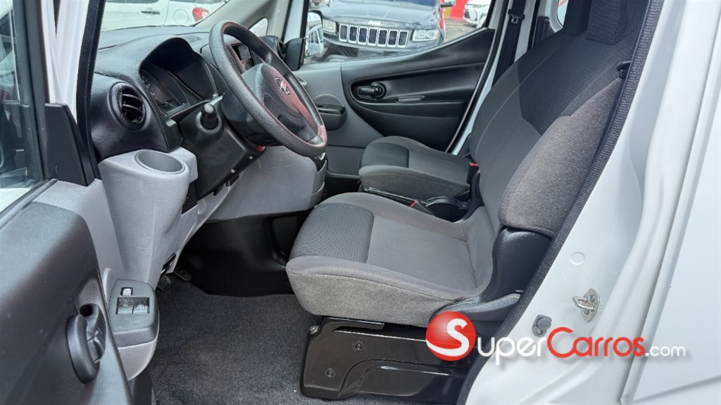 2020 Nissan NV 200 — foto 6 / 12