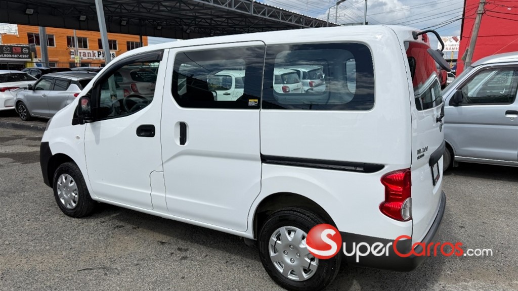 2020 Nissan NV 200 — foto 9 / 12