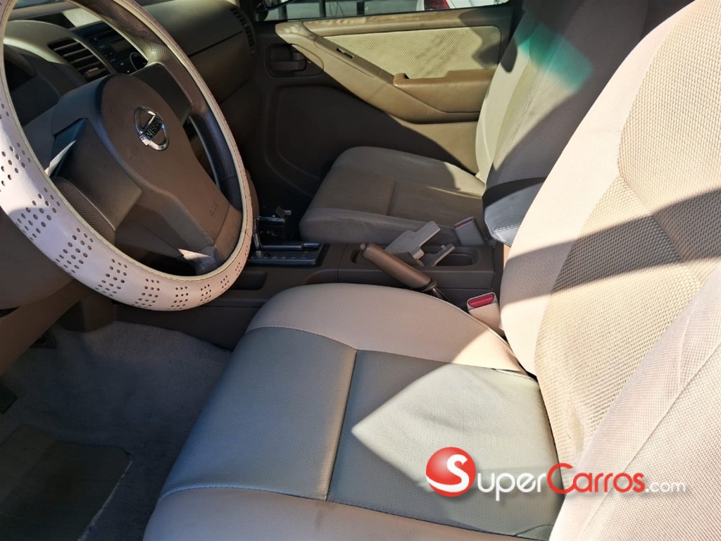 2009 Nissan Navara LE — foto 6 / 8