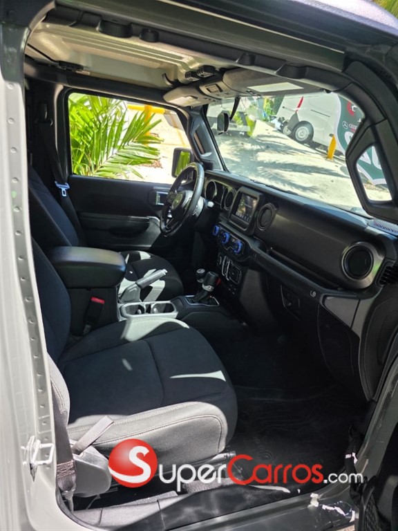 2022 Jeep Gladiator — foto 8 / 12