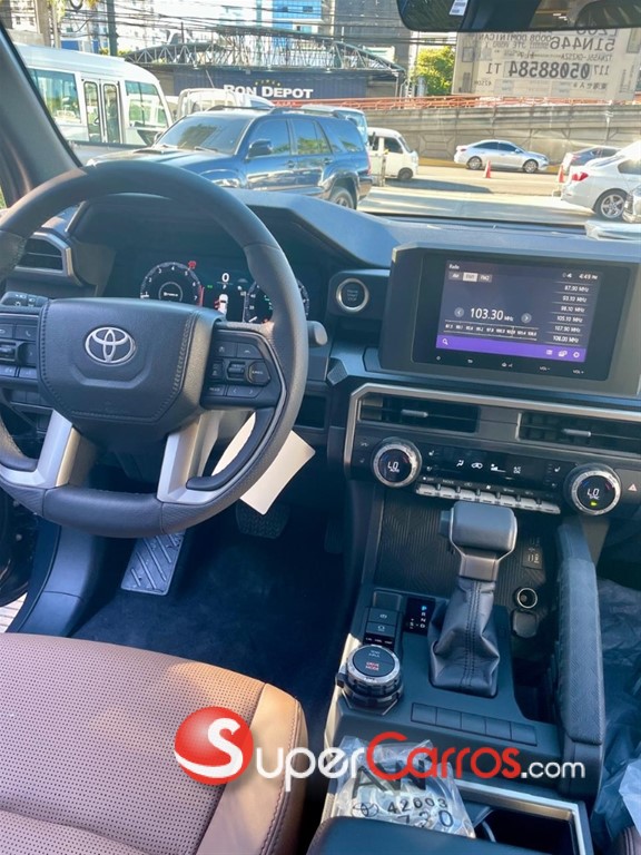 2026 Toyota 4 Runner Limited — foto 3 / 7
