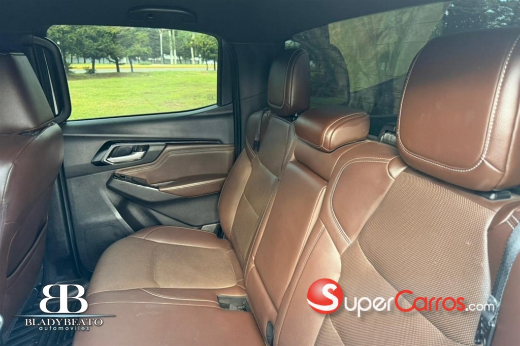 2024 Isuzu DMAX LSE — foto 2 / 10