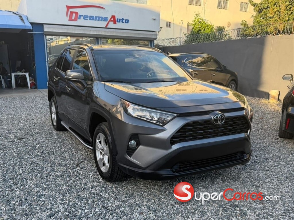 2020 Toyota RAV4 XLE