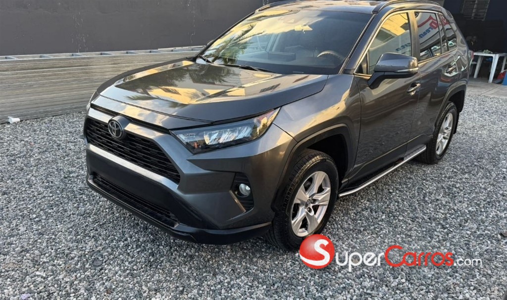 2020 Toyota RAV4 XLE — foto 3 / 10