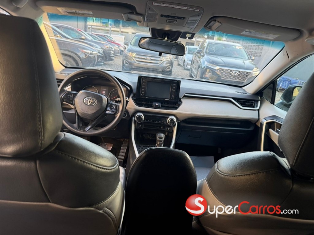 2020 Toyota RAV4 XLE — foto 9 / 10