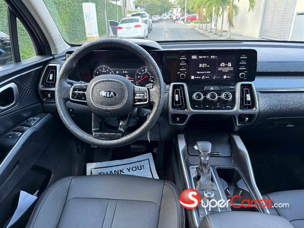2021 Kia Sorento LX — foto 8 / 10