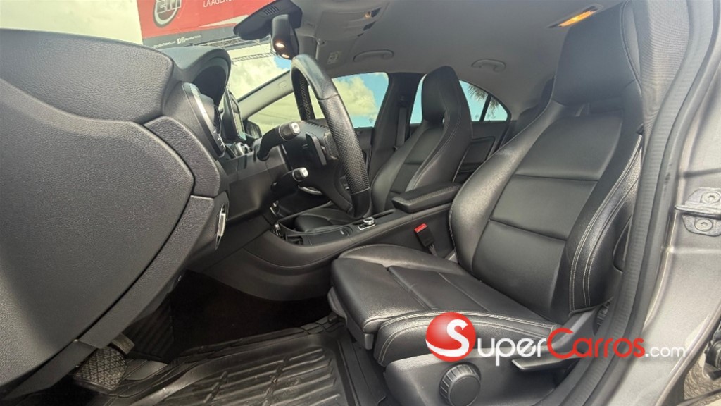 2019 Mercedes-Benz Clase CLA 180 — foto 3 / 7