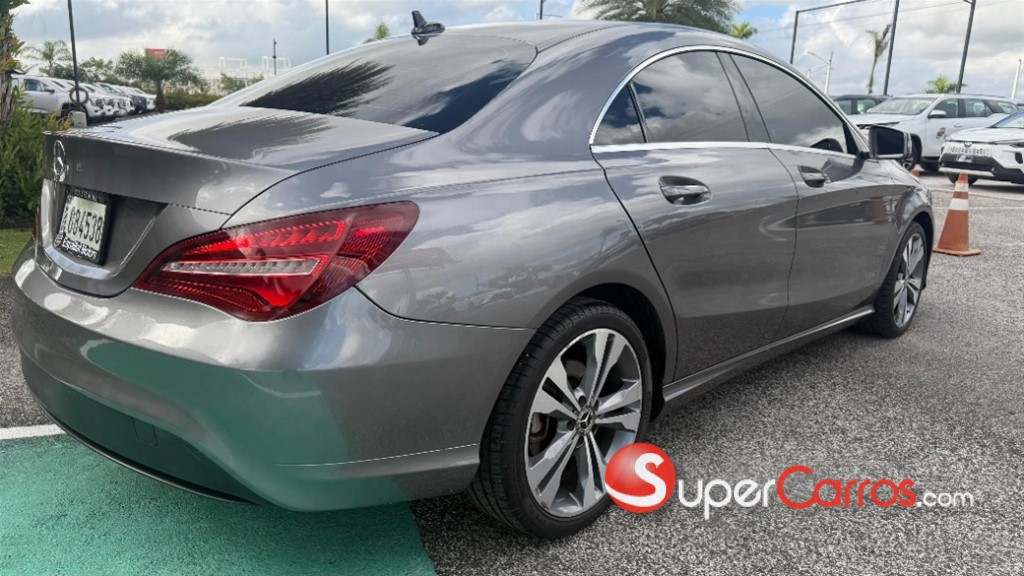 2019 Mercedes-Benz Clase CLA 180 — foto 4 / 7