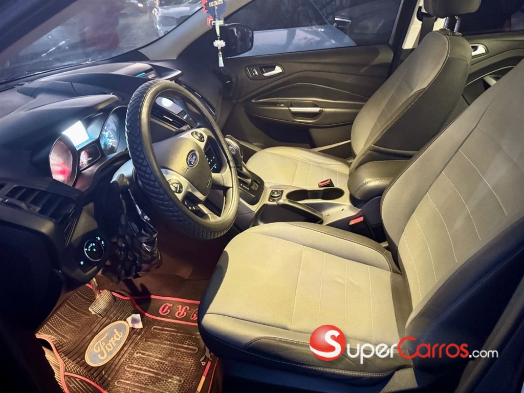 2016 Ford Escape SE — foto 11 / 11