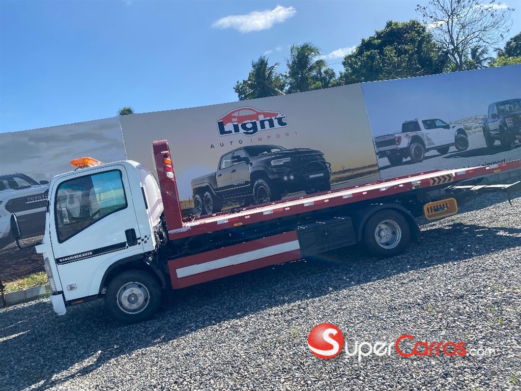 2018 Isuzu NPR Cama Larga — foto 3 / 8