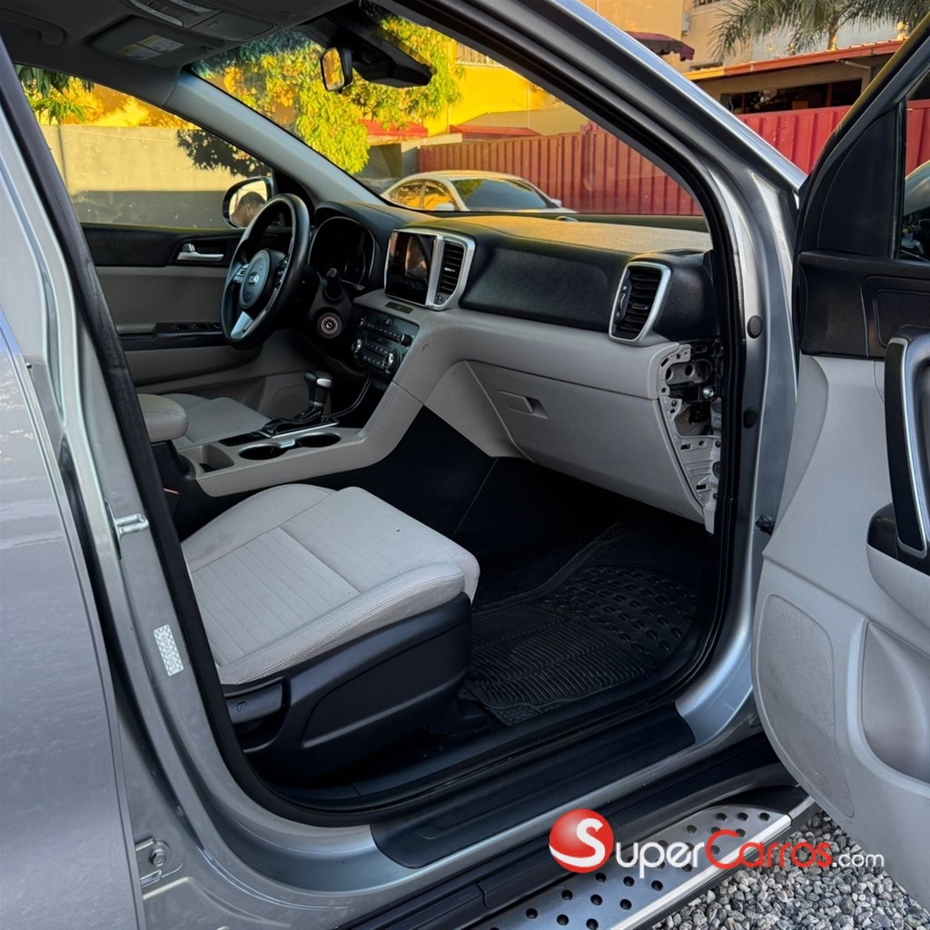 2020 Kia Sportage LX — foto 9 / 12