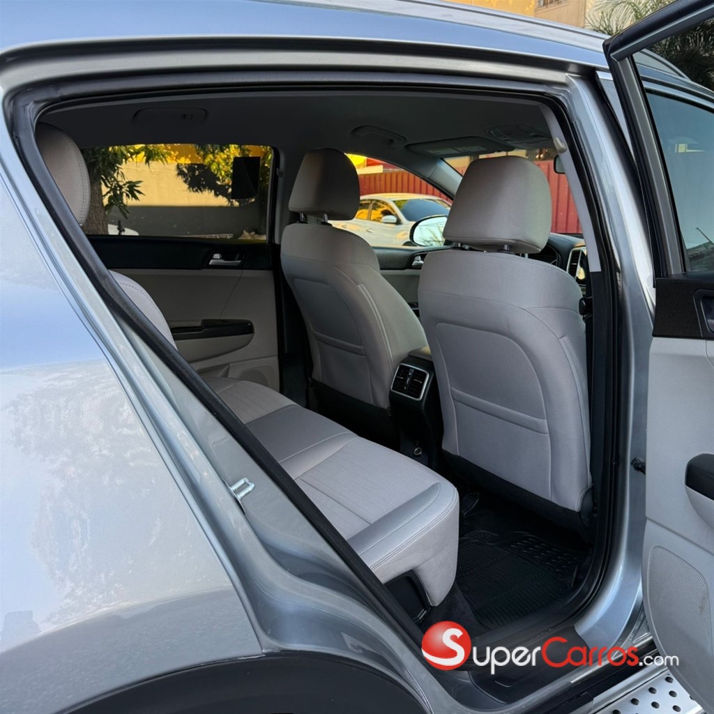 2020 Kia Sportage LX — foto 10 / 12