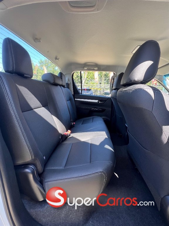 2026 Toyota Hilux — foto 4 / 12