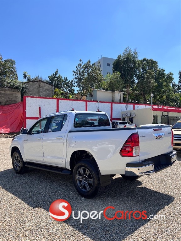 2026 Toyota Hilux — foto 10 / 12