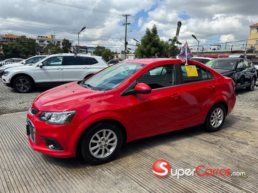 2020 Chevrolet Sonic LT — foto 3 / 12