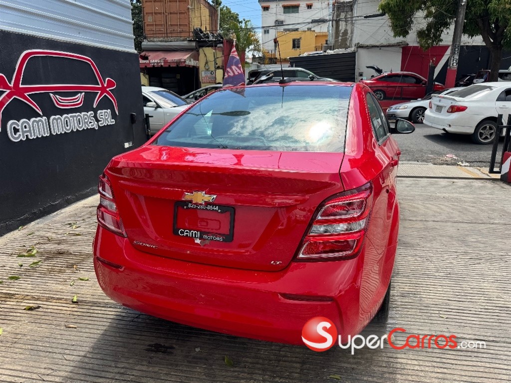 2020 Chevrolet Sonic LT — foto 6 / 12