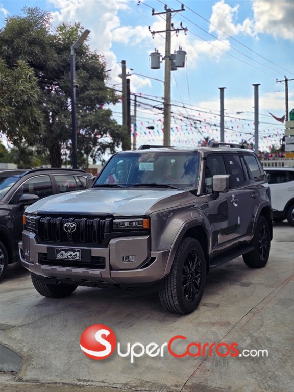 2026 Toyota Land Cruiser Prado Luxury 01
