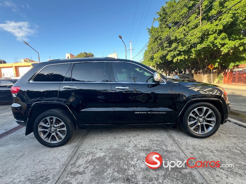 2018 Jeep Grand Cherokee Overland — foto 4 / 12
