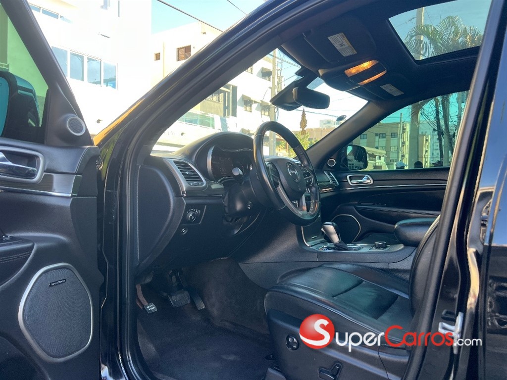 2018 Jeep Grand Cherokee Overland — foto 8 / 12