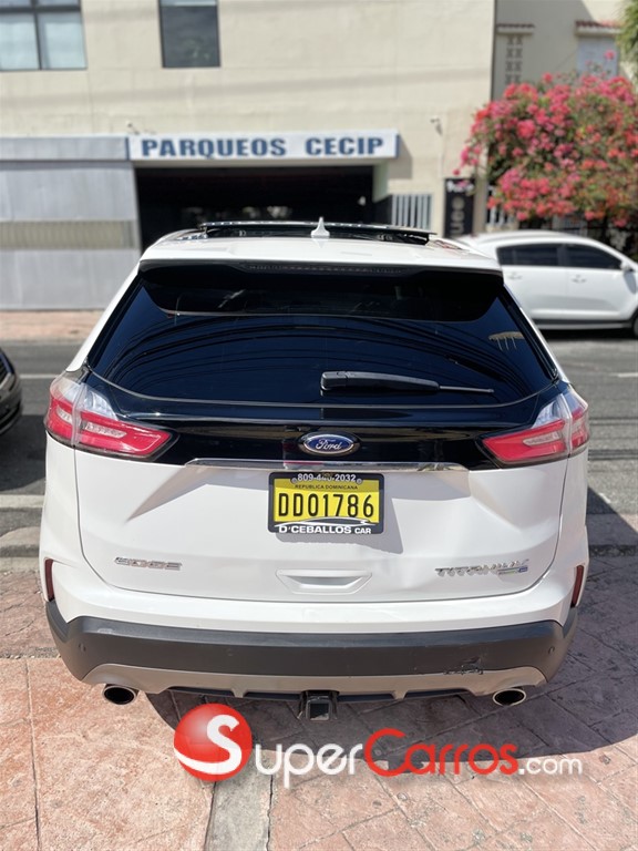 2020 Ford EDGE Titanium — foto 5 / 11