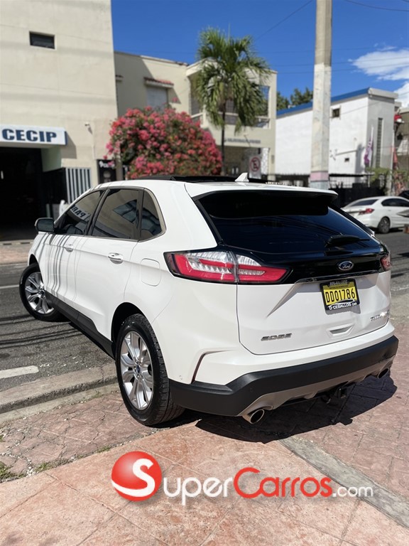 2020 Ford EDGE Titanium — foto 6 / 11