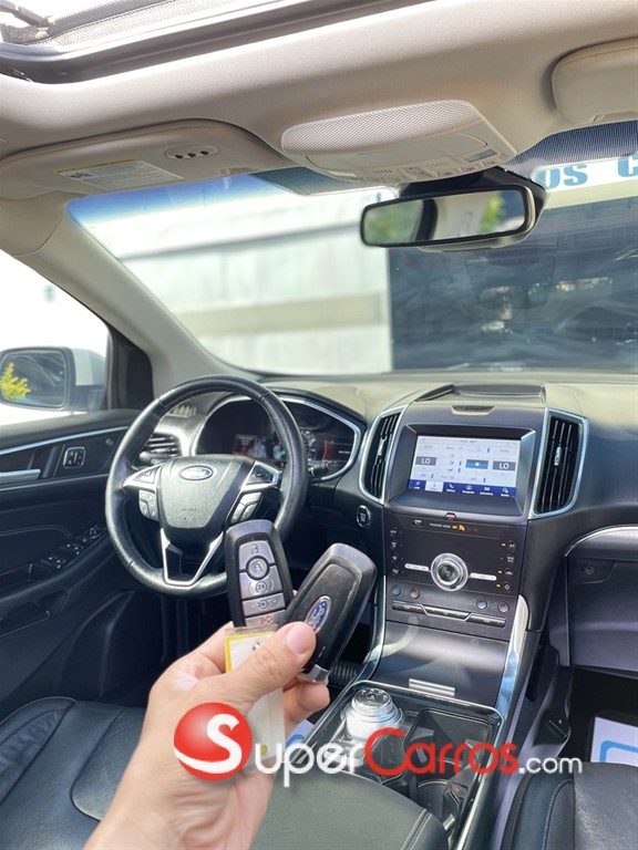 2020 Ford EDGE Titanium — foto 7 / 11
