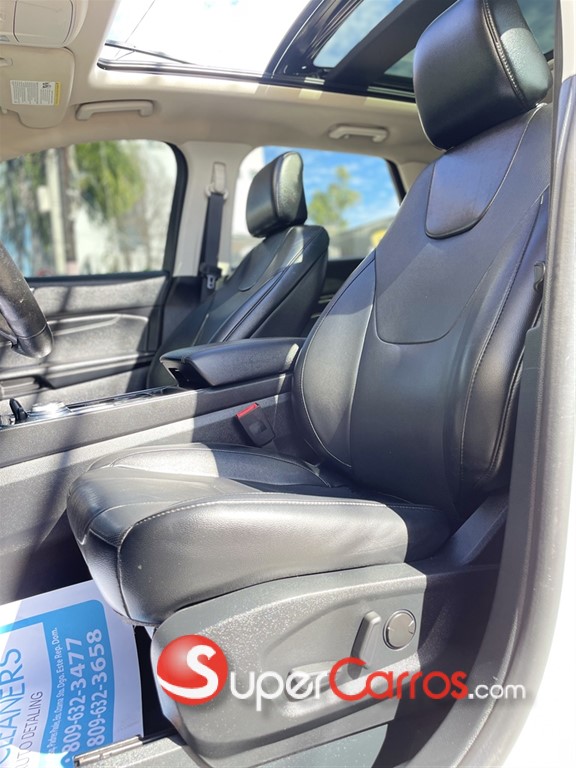 2020 Ford EDGE Titanium — foto 9 / 11