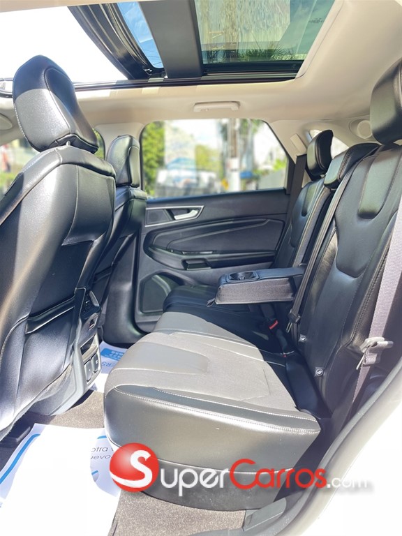 2020 Ford EDGE Titanium — foto 10 / 11