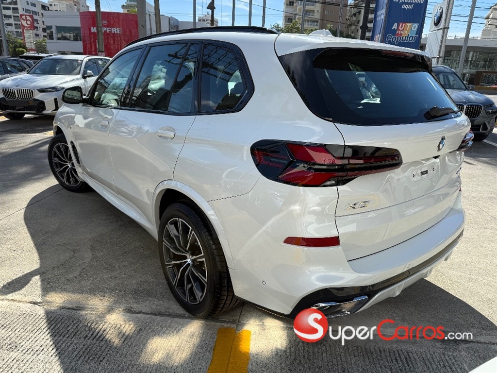 2026 BMW X 5 40i — foto 8 / 9