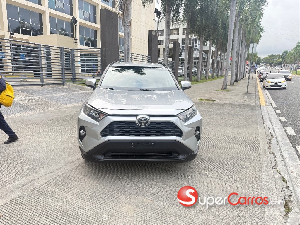 2020 Toyota RAV4 LE PLUS — foto 2 / 10
