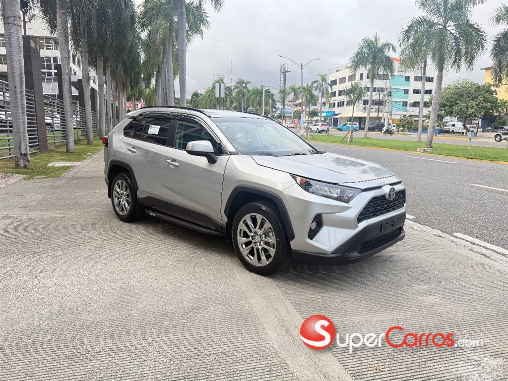 2020 Toyota RAV4 LE PLUS — foto 3 / 10