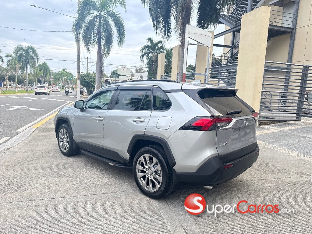 2020 Toyota RAV4 LE PLUS — foto 10 / 10