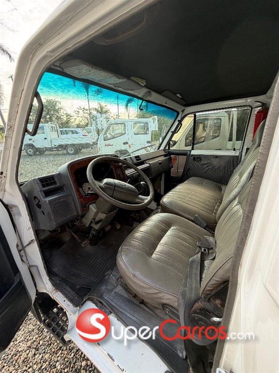 2006 Daihatsu Delta Furgon — foto 4 / 8