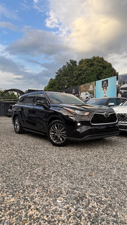 2021 Toyota Highlander LE