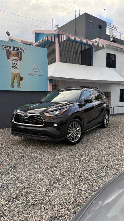 2021 Toyota Highlander LE — foto 7 / 9