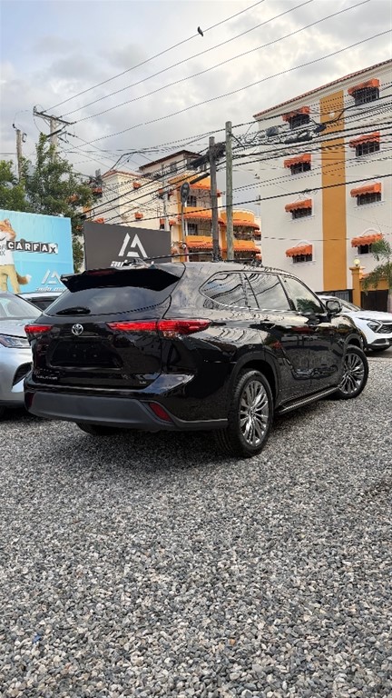 2021 Toyota Highlander LE — foto 9 / 9