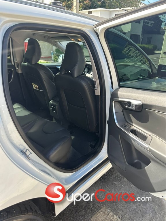 2017 Volvo XC60 T5 Platinum — foto 6 / 11