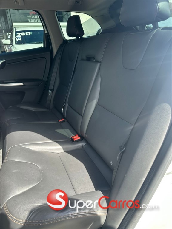 2017 Volvo XC60 T5 Platinum — foto 8 / 11