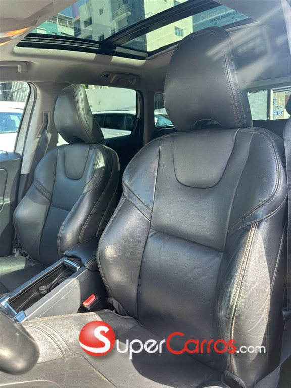 2017 Volvo XC60 T5 Platinum — foto 10 / 11