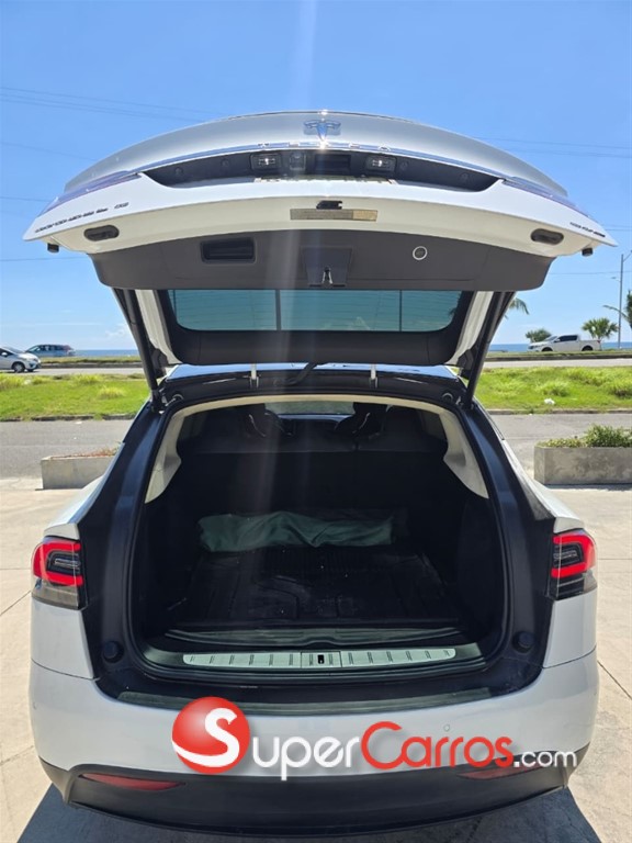 2017 Tesla Model X — foto 6 / 12