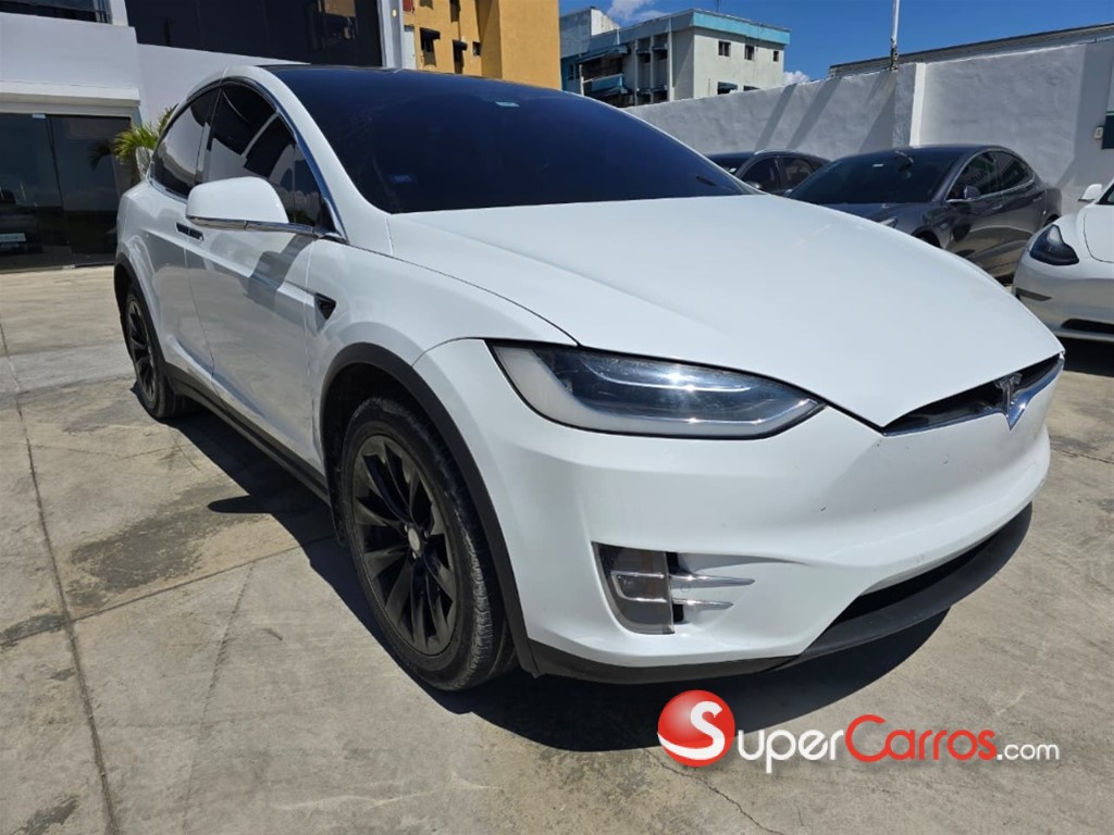 2017 Tesla Model X — foto 7 / 12