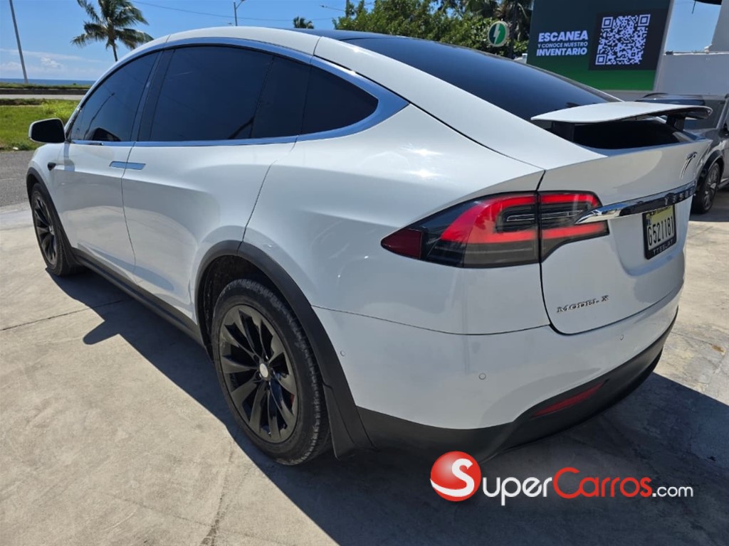 2017 Tesla Model X — foto 8 / 12