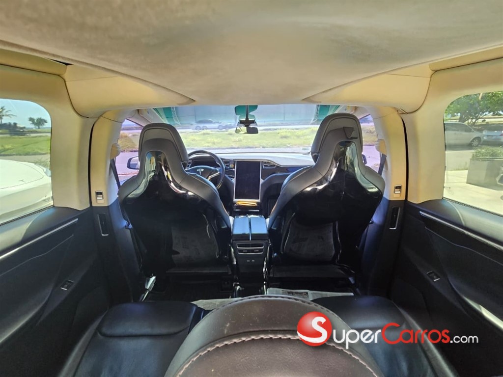 2017 Tesla Model X — foto 10 / 12