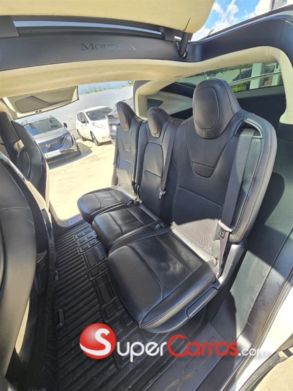 2017 Tesla Model X — foto 11 / 12